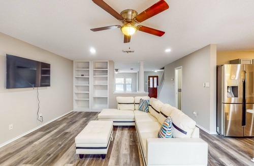 Schertz House | Spacious Home with Fireplace, Full Kitchen & Dog-Friendly Yard