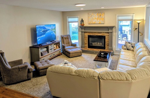 Ankeny House | Spacious home with game room - Close to everything!