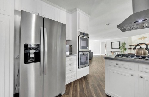 North Richland Hills House | Spacious Home with Heated Pool & HotTub by Stockyards DFW