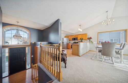 Rosemount House | Spacious Home with Indoor a jetted bathtub.