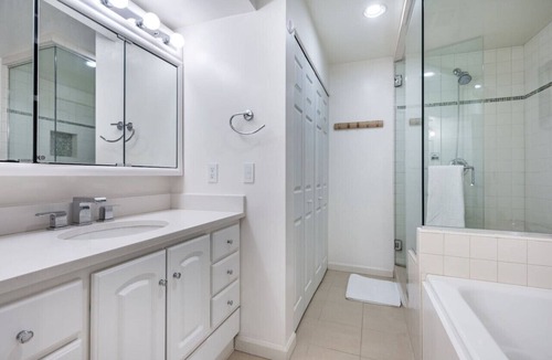 Phinney Ridge House | Spacious Home with Mountain View