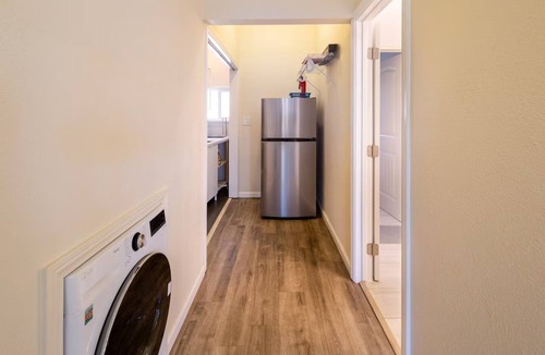 Kit Carson House | Spacious home with Spa, Private Driveway/Entrance, Mountain View, near SD Safari