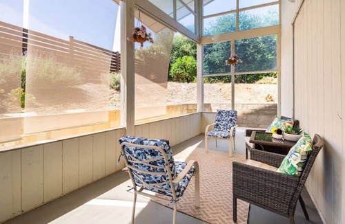 Kit Carson House | Spacious home with Spa, Private Driveway/Entrance, Mountain View, near SD Safari