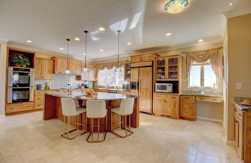 Glenwood Hills House | Spacious home with the view of city lights