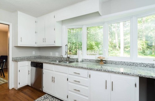 Chapel Hill House | Spacious Home with Hot Tub Near UNC