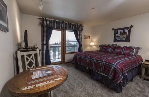 Whitefish Hotel | Spacious, Hotel-Style Room with Valley Views