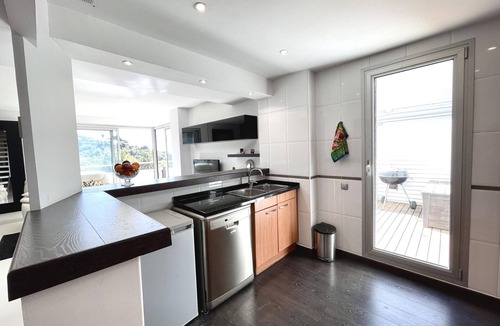 Sant Pere de Ribes Apartment | Spacious house with pool, AC, and garden near Vilanova Beach