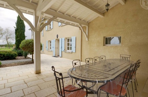 Chalain-le-Comtal Cottage | Spacious house with heated pool, 4 bedrooms in Chalain-le-Comtal