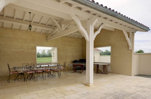 Chalain-le-Comtal Cottage | Spacious house with heated pool, 4 bedrooms in Chalain-le-Comtal