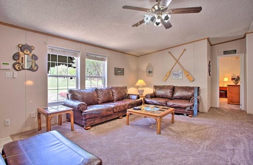 Custer County House | Spacious House ~ 1 Mi to Lake & Boat Ramp!