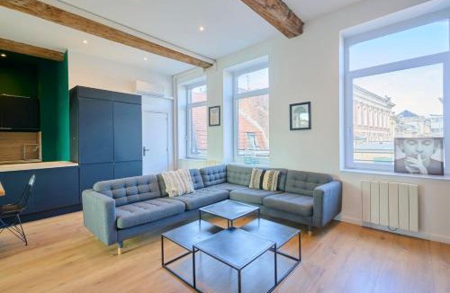 Roubaix House | Spacious house 11 bedrooms 8 bathrooms 22 people.