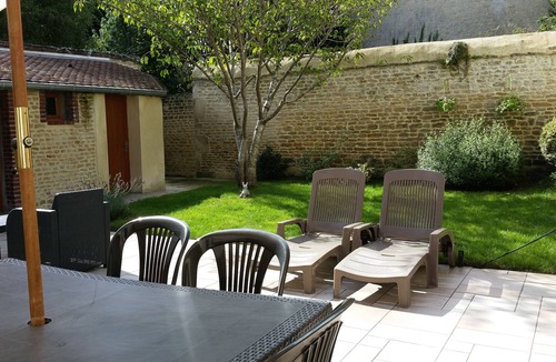 Luc-sur-Mer House | Spacious house 300 m from the sea. Sheltered garden