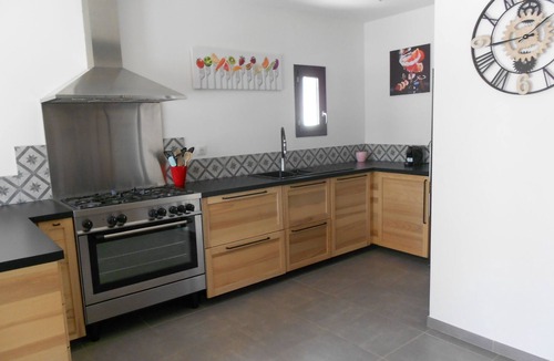 Fontvieille House | SPACIOUS HOUSE 5 MINUTES WALK FROM THE VILLAGE SWIMMING POOL COMFORT, CALM