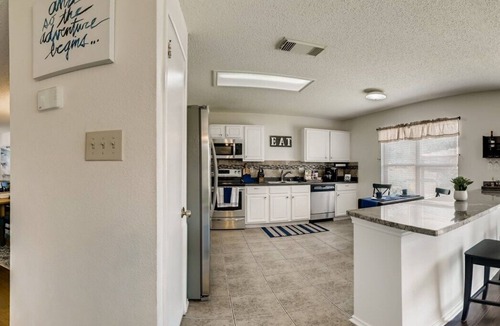 West San Antonio House | Spacious House close to Sea World and Lackland AFB