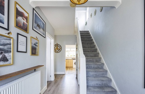 Clayhall Other | Spacious house contractor family free parking near tube