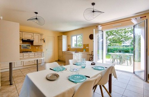 Pleurtuit Ski Chalet | Spacious house for 4 with garden and terrace