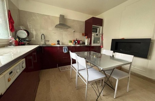 Noisy-le-Sec House | Spacious House for 6-8 Guests | 2 Bathrooms | Easy Access to Paris