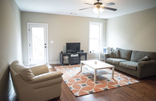 Evans House | Spacious House for Masters Week 6BD/4BA