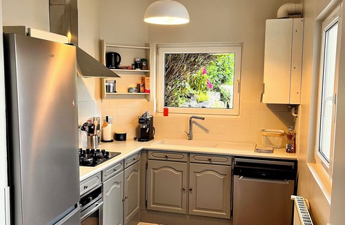 Brequerecque House | Spacious house with private garden