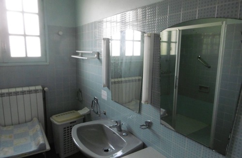 Arvieu House | Spacious house, 4 bedrooms, 2 bathrooms, lake view, close to the beach