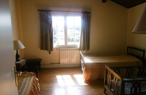 Arvieu House | Spacious house, 4 bedrooms, 2 bathrooms, lake view, close to the beach