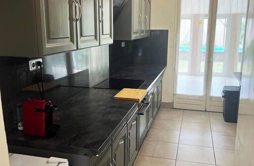 Aubervilliers Apartment | Spacious house, ideally located