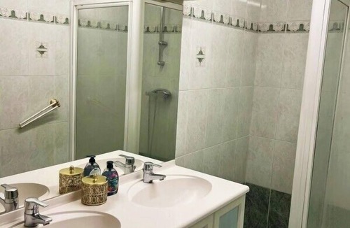 Aubervilliers Apartment | Spacious house, ideally located