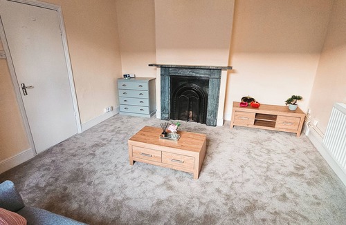 Ipswich House | Spacious House in Ipswich