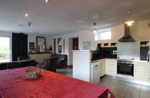 Marchesieux Cottage | Spacious house in Marchésieux, 9 pers, pets welcome, wifi, near organic farm