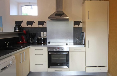 Marchesieux Cottage | Spacious house in Marchésieux, 9 pers, pets welcome, wifi, near organic farm