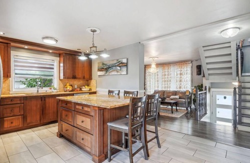 Pointe-aux-Trembles House | Spacious house in Montreal: 5 bedrooms, 4 bathrooms, garden with pool