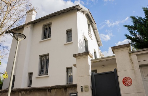 Sevres Villa | Spacious house in Sèvres