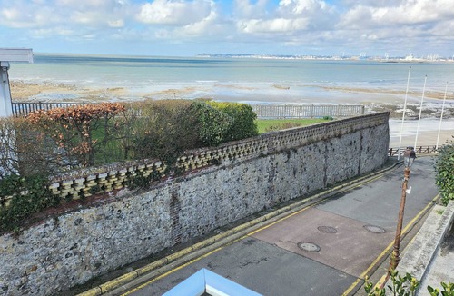 Villerville House | Spacious house just steps from the beach