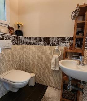 Thoiry House | Spacious House, long stay, 6 kms from CERN