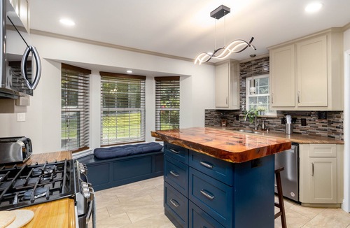 Grand Prairie House | Spacious house near AT&T stadium