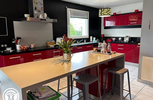 Challans Cottage | Spacious house near beaches - 12 guests
