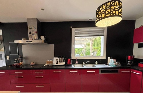 Challans Cottage | Spacious house near beaches - 12 guests