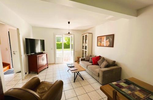 Equemauville House | Spacious house of 100 m with a beautiful garden
