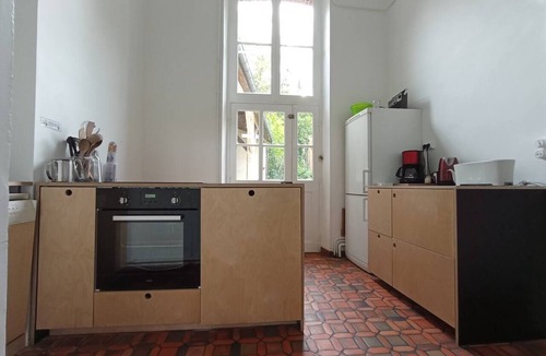Les Aspres House | Spacious house, sleeps 16, garden