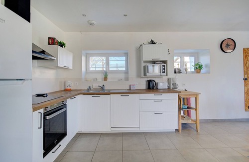 Monnaie House | Spacious house - sleeps 6 - ideal location - close to freeway