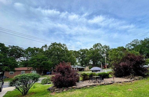 Sherwood House | Spacious House that is centrally-located in the heart of Sherwood!