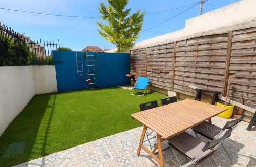 Houilles House | Spacious house with garden, 15 minutes from Paris