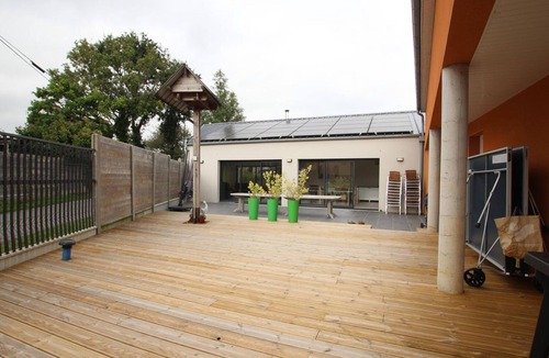 Vesly Cottage | Spacious house with heated pool and pets allowed