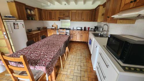 Salles-en-Toulon House | Spacious house with large garden in Valdivienne