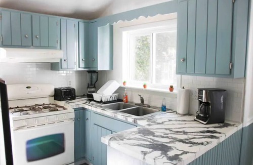 Oswego House | Spacious House with PARKING & Ideal for Long Stays