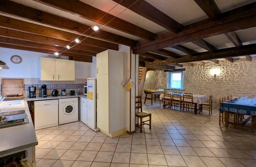 Angeduc Cottage | Spacious house with pool and WiFi in Charente