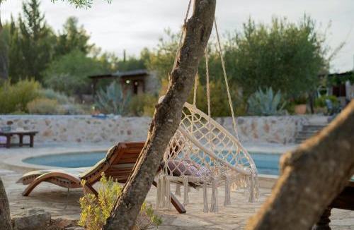 Cove Basina (Jelsa) House | Spacious House with Private Pool in Stari Grad