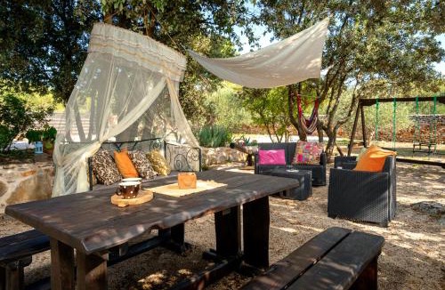 Cove Basina (Jelsa) House | Spacious House with Private Pool in Stari Grad