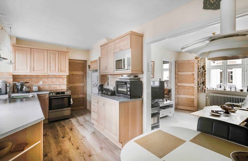 Ronne Villa | Spacious house with sea views from all rooms