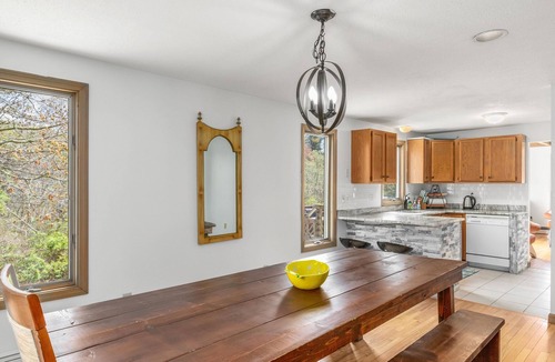 Teaticket House | Spacious House with Stunning Ocean Views